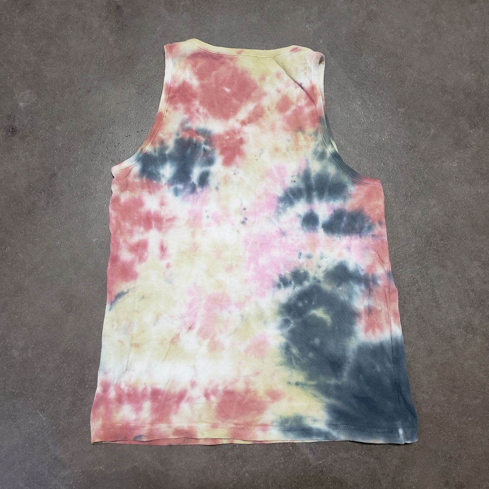 Dark Beetroot | BROOKLYN LAUNDRY | Tie Dyed Tank - Picture 2 of 3
